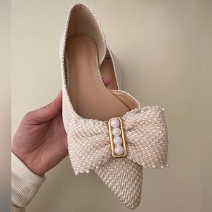 Fancy pearl flats